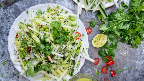 Salad of kohlrabi, cucumber, soybeans and wasabi dressing