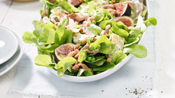 Salada de figo com bacon e ervilhas