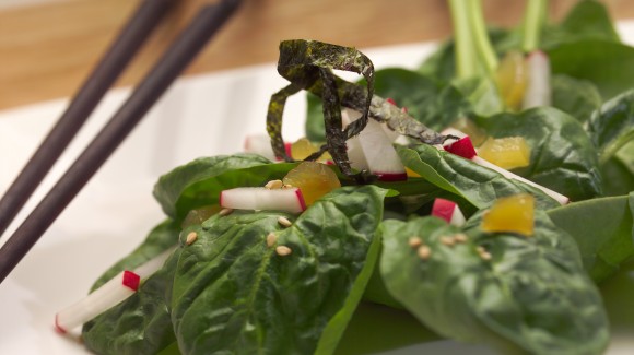 Japanischer Spinat-Salat mit Sesam und Ingwer