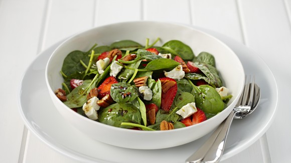 Spinach Salad with Strawberries and Pecans