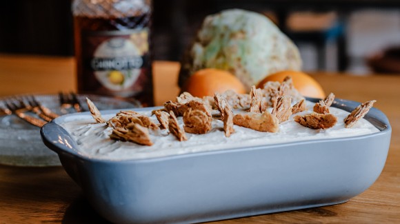 Tiramisu van knolselderij en sinaasappel met amandelcrunch Tiramisu van knolselderij en sinaasappel met amandelcrunch