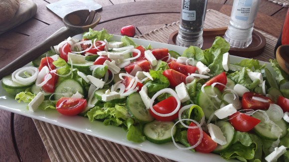 Salada de tomate, alface e pepino