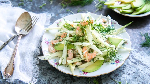 Venkelsalade met garnalen, avocado en dille Venkelsalade met garnalen, avocado en dille