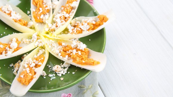 Endives au fromage de chèvre et houmous