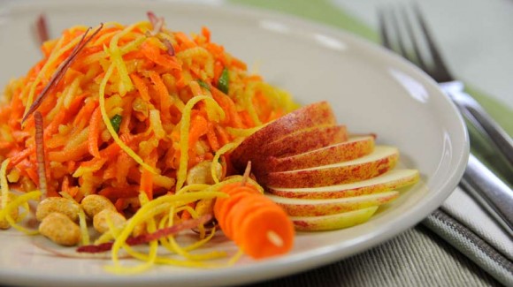 Carrot and apple salad with peanuts
