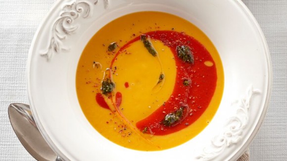 Sweet potato and roasted capsicum soup with basil